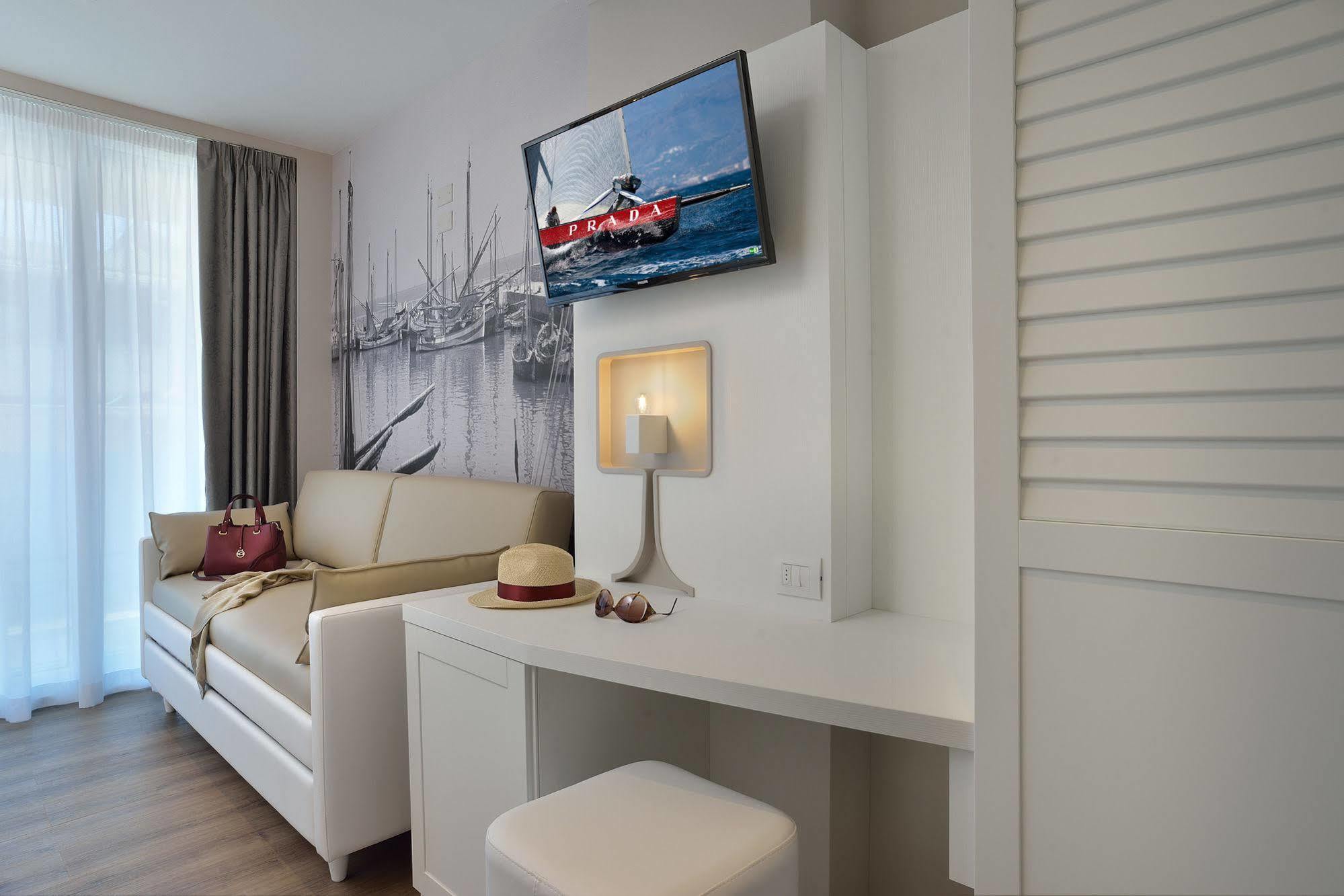 Embassy Hotel & Spa Каттолика Экстерьер фото